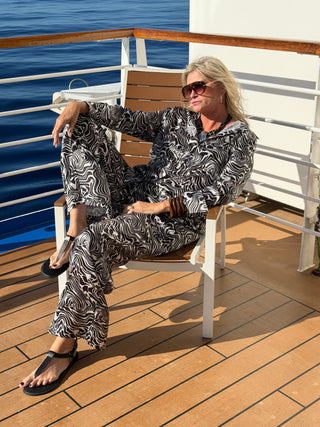 This is how tall does exotic and casual